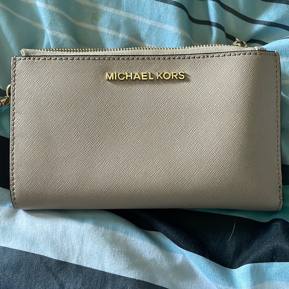 Michael Kors Pink Wallet